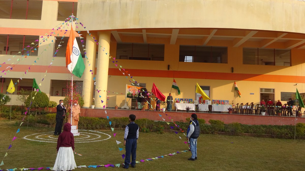 PISGURUGRAM's tweet photo. Pranavananda International School, Gurugram celebrated 72nd Republic Day of India in a befitting manner in presence of Swamiji, Principal, Teachers, Students, Parents and Staff. It was a nice programme took place today.
#RepublicDay #RepublicDay2021 #RepublicDayIndia 
JAI HIND. https://t.co/5uEQGUCr13