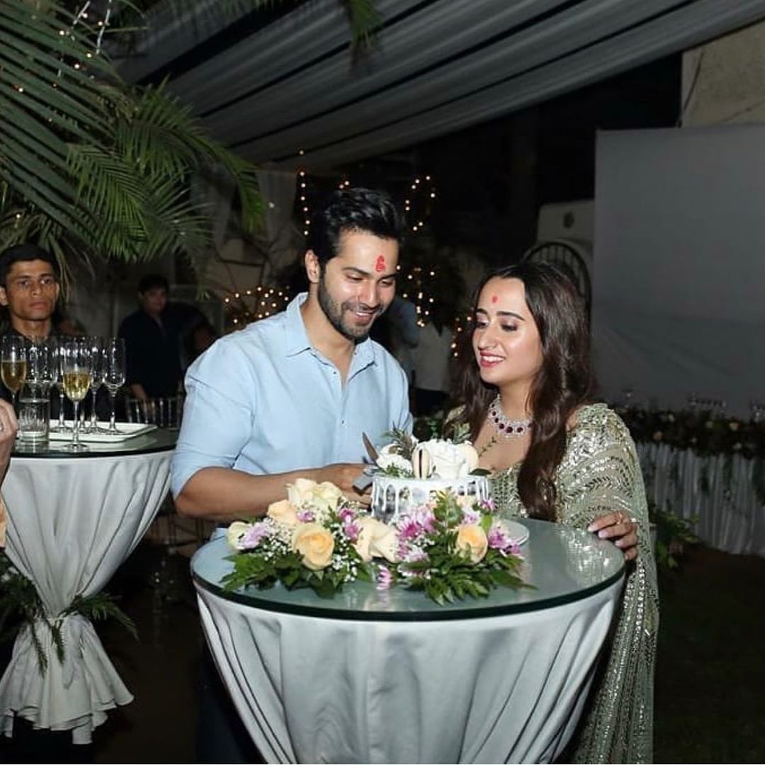 ishab26's tweet photo. It was just a birthday party 🌚
Isn't it @Varun_dvn ? https://t.co/WaXf62tStp