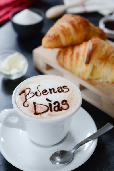 ¡¡Buenoooos díaaaas!! 💙🤍

¿Nosotros ponemos el café y tú la sonrisa? 😌

#FelizMartes