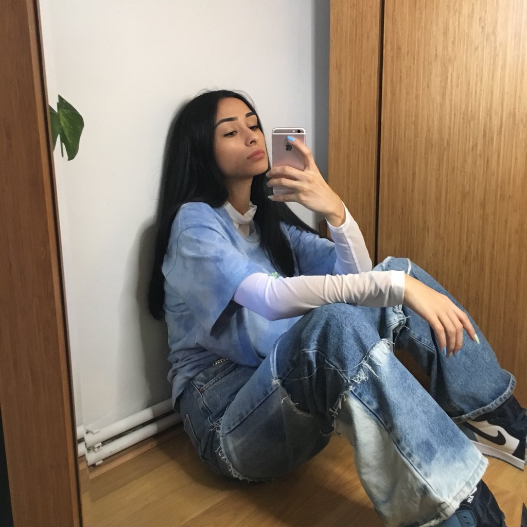ervakmrcu's tweet photo. #jeanlover https://t.co/envDMEz9q0