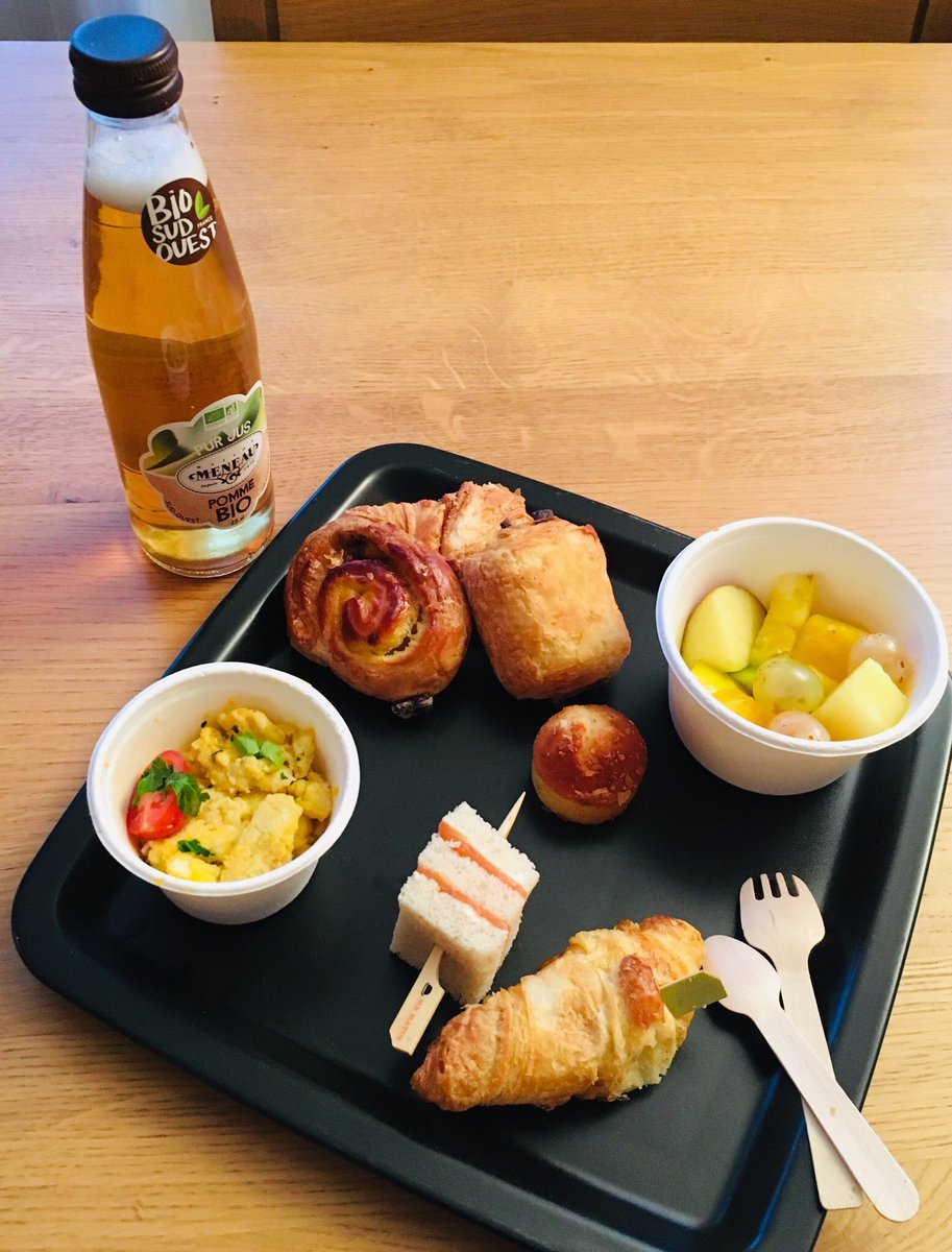 Clarisse Watine (@clarissewatine) on Twitter photo Si tu ne peux pas aller au petit-dej presse, le petit-dej presse viendra à toi ! Une bien belle idée de <a href="/EDCofficiel/">EDC Paris B. School</a> pour renouveler les conférences de presse dans le « monde d’après » !! #TelePetitDejDeTravail <a href="/WilliamHurstFR/">William Hurst</a> <a href="/MmeMrEduc/">MadameMonsieur Education</a> Si tu ne peux pas aller au petit-dej presse, le petit-dej presse viendra à toi ! Une bien belle idée de <a href="/EDCofficiel/">EDC Paris B. School</a> pour renouveler les conférences de presse dans le « monde d’après » !! #TelePetitDejDeTravail <a href="/WilliamHurstFR/">William Hurst</a> <a href="/MmeMrEduc/">MadameMonsieur Education</a>