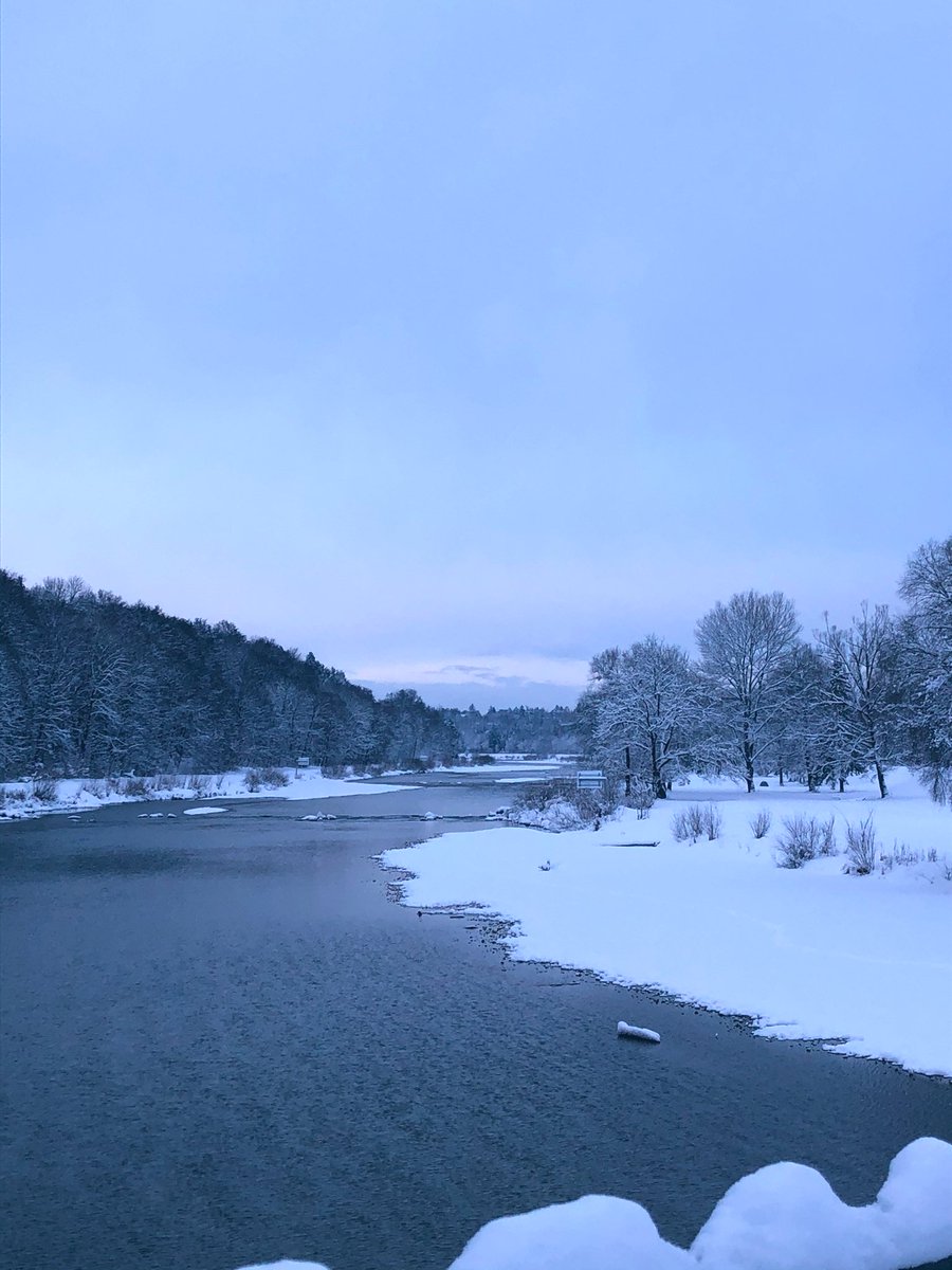 Thalkirchen's tweet photo. Leute raus mit euch⛄️Es ist ein Wintertraum❄️ #anderIsar https://t.co/SpUTWNEnEL
