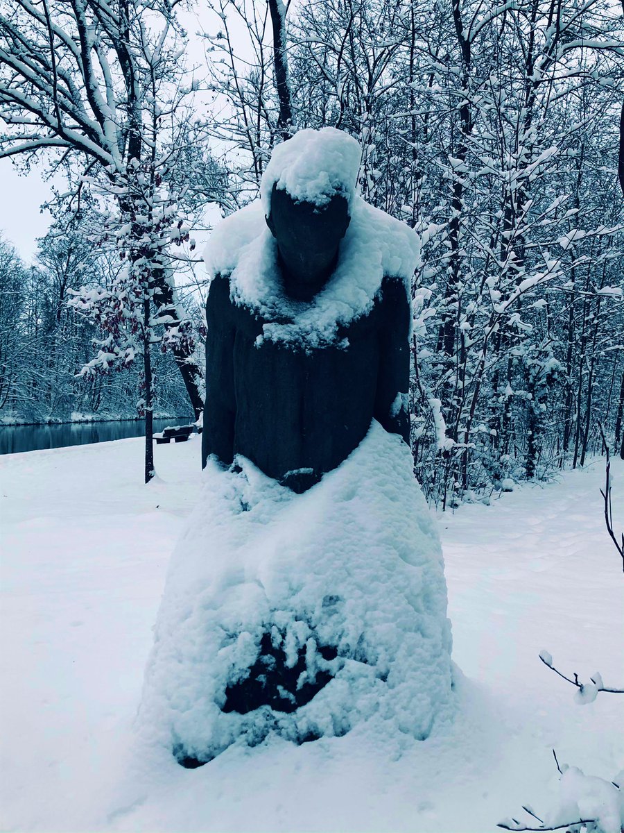 Thalkirchen's tweet photo. Leute raus mit euch⛄️Es ist ein Wintertraum❄️ #anderIsar https://t.co/SpUTWNEnEL