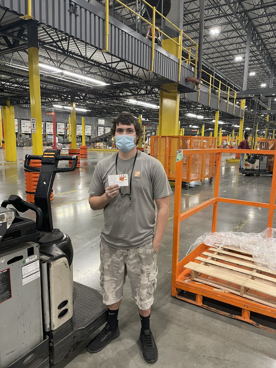Quick little license check. Kenneth is always sure to have a valid equipment license on him, keep working safe. ##SAFETYFIRST #COH