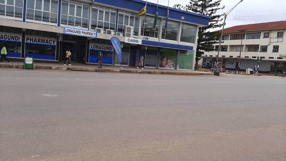 nickmangwana's tweet photo. CHINHOYI
Chinhoyi Town is showing a lot cooperation with the protective and preventive measures this morning. This is the only way we can really br safe. We should only go out if we need to and when we do that, we
#MaskUpZim
#PhysicallyDistanceZim https://t.co/RW5C3TLOXE