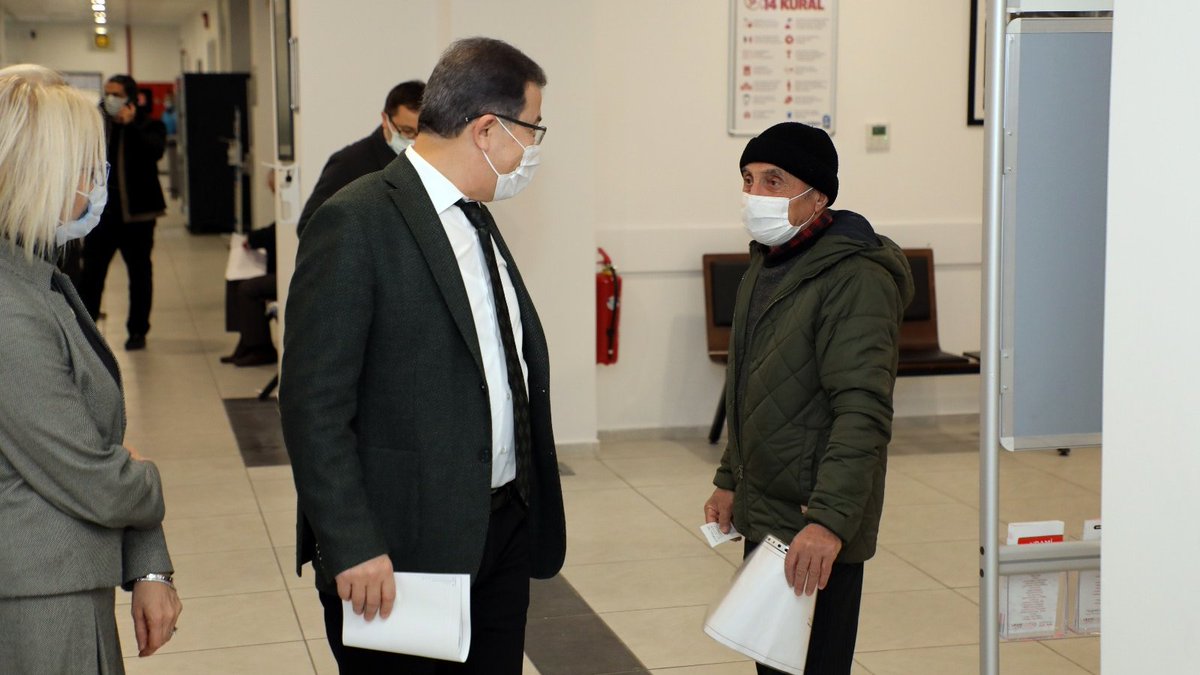 Belediyemize gelen misafirlerimizi karşılayıp şikayet ve önerilerini dinledik. Herkese sağlıklı ve hayırlı bir gün diliyorum.