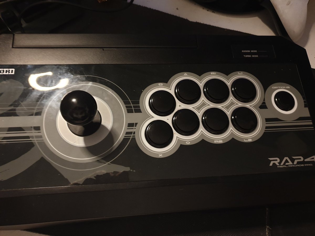 AdamChevance's tweet image. Reprise du stream ce soir après l'achat d'un nouveau stick ! m.twitch.tv/adamssennn/pro…