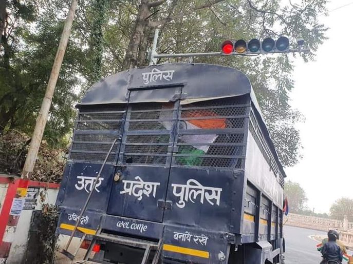 srinivasiyc's tweet photo. हाल-ए-तिरंगा,
मुल्क-ए-मोदी https://t.co/ppDz5XWGKA