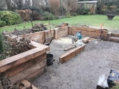 GosbeeLandscape's tweet photo. 🌳 looking ahead to a warm spring & summer, Gosbee Landscapes continues to create outdoor living spaces for our clients.
Here, extending a patio & building a raised vegetable area for a beautiful home in Selling, Kent, using @MarshallsGroup stone.
#WorkingThroughLockdown 🌳 https://t.co/T6JKh0RLzU