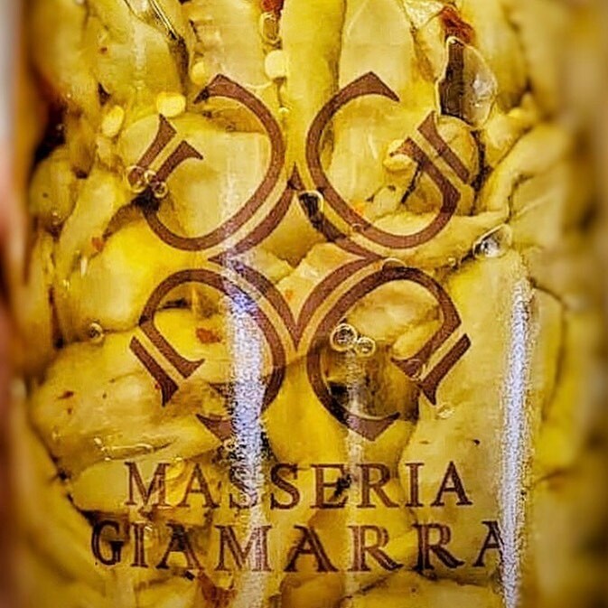 IsSrls's tweet photo. ...i sottoli, quelli della dispensa...
#sottolio #melanzane #olioextraverginedioliva #melanzanesottolio #masseria #masseriepugliesi #masseriagiamarra #tradizioni #prodottidiqualità #prodottitipici #madeinitaly #madeinitaly🇮🇹 #salento #pugliafood #salento… https://t.co/McMJMhnmNu https://t.co/hYaE8IkU5y