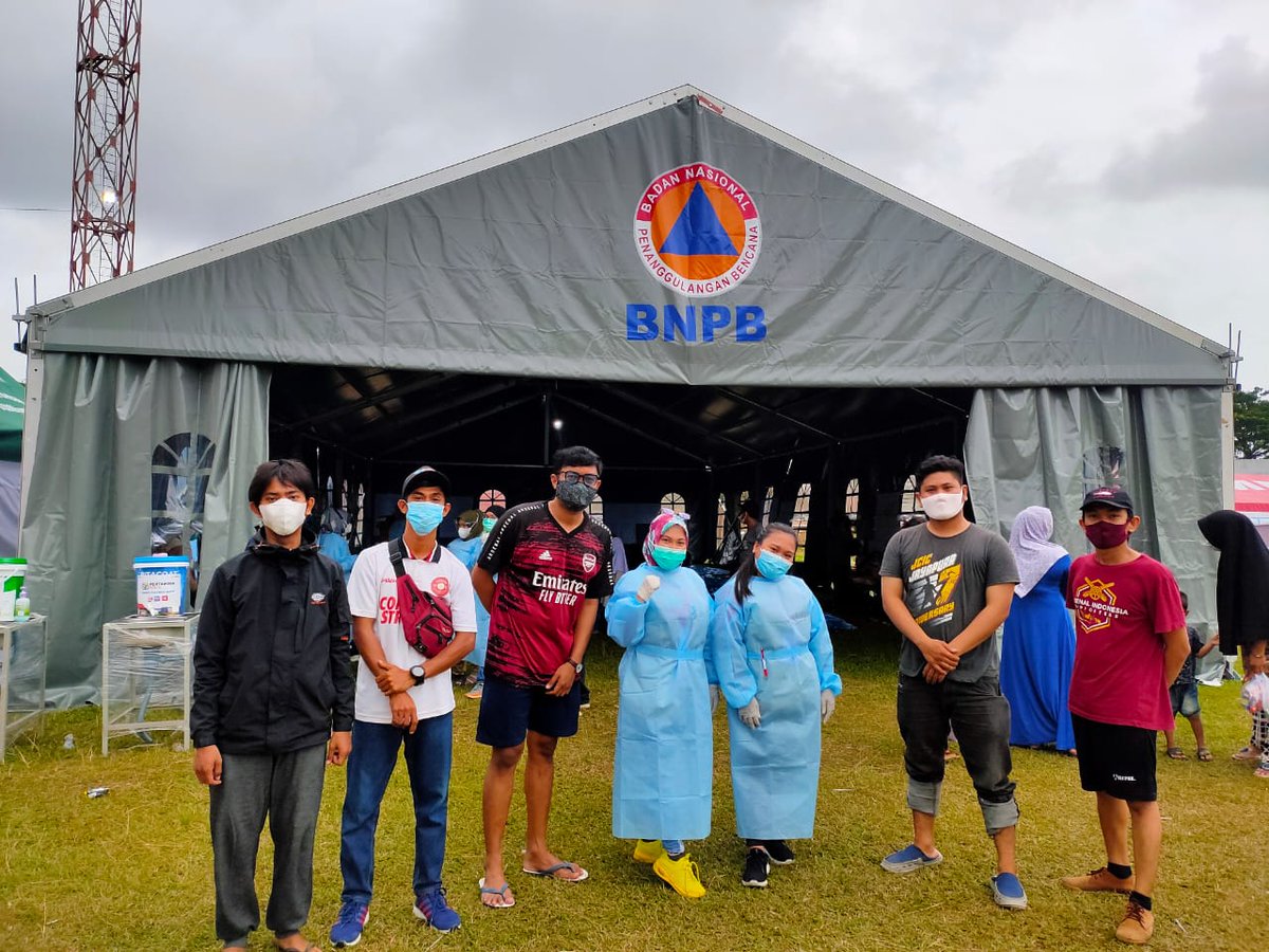 JCIndonesia's tweet photo. Dokumentasi penyaluran bantuan untuk bencana gempa di Majene yang di wakili oleh pengurus JCI Regional Sulawesi.
Terima kasih banyak kepada donatur #JCIPeduli dan orang-orang baik yang telah mendukung dan membantu distribusi.
#prayforsulbar #prayformajene #jciforcare https://t.co/ZX5hxZNgkM