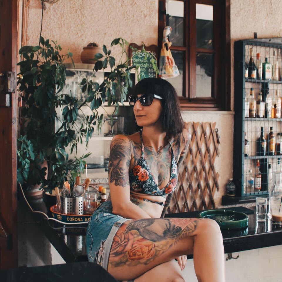 chrysa_lo's tweet photo. #summer #inkedgirls #inked #inkedwoman #shorthair #swimmsuit #tattoedwoman #photo #pic #bar https://t.co/YhN47sRn0m