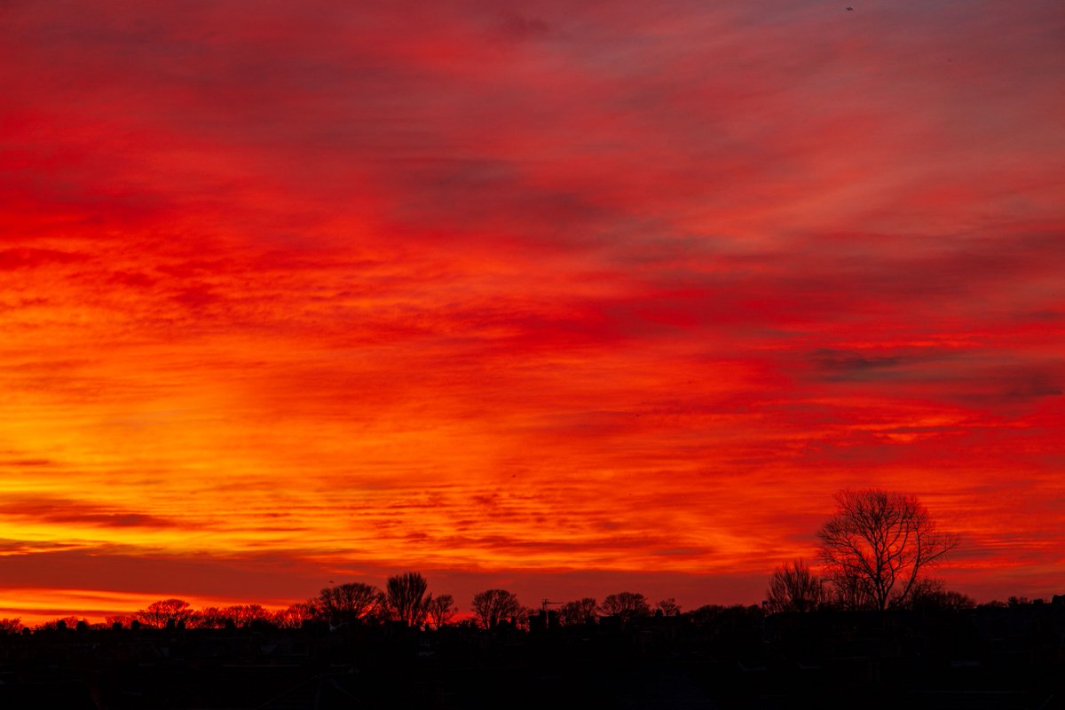 Met Office Amazing Photos Gina Red Sky In The Morning Shepherds Warning This Weather Lore May Prove True Today As Rain Spreads Eastwards Later With Milder Temperatures Through The Working