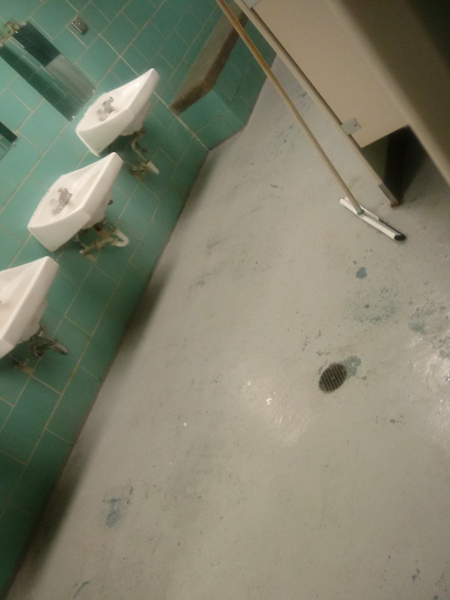 TruthBT38221456's tweet photo. What kinda living conditions are these. #closeprivateprisons https://t.co/rHASSwFn0w