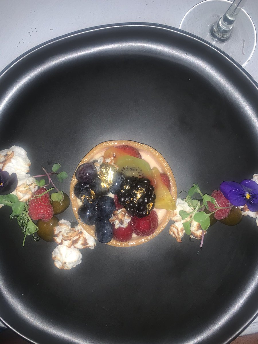 8/n: I compromised the ability to work until noon with the promise I wouldn’t touch my computer until Sunday. ... & went on my surprise one-night getaway. There was luxury. I was pampered. makeup artist, chef, photographer. (All tested & masked). Love & Light ensued. 