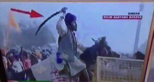 IOpposeConvrsn's tweet photo. These are not farmers but Khalistani terrorist. This is what Anti India forces wanted. 
Unfortunately government failed to learn from Shaheen Bagh. 

#दिल्ली_पुलिस_लठ_बजाओ https://t.co/WMXgQnFFDt
