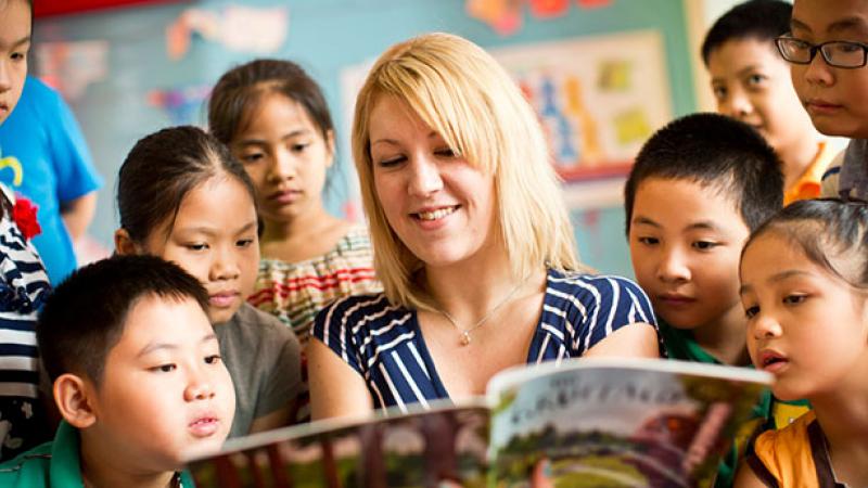 Calling UK students/graduates - just a couple of days left to apply to the English Language Assistants programme 2021/2. Placements are open to those with high level language skills, plus opportunities for those from non-language backgrounds. https://t.co/sJ4hOI3XPE https://t.co/2z4E3lomvD