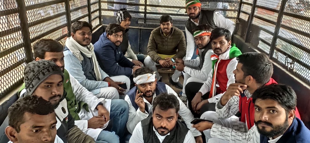 SanjayAzadSln's tweet photo. किसान आंदोलन के समर्थन में उतरे AAP नेताओं को प्रयागराज में गिरफ़्तार किया गया अंजनी कुमार मिश्रा प्रदेश सचिव सर्वेश यादव महासचिव प्रयागराज सत्यम राय संघर्ष प्रदेश प्रवक्ता यूथ विंग आकाश सिंह ज्वाला प्रदेश सचिव संजय पांडे प्रचंड प्रदेश महासचिव 
अधिवक्ता प्रकोष्ठ https://t.co/z5AyFyhx4X