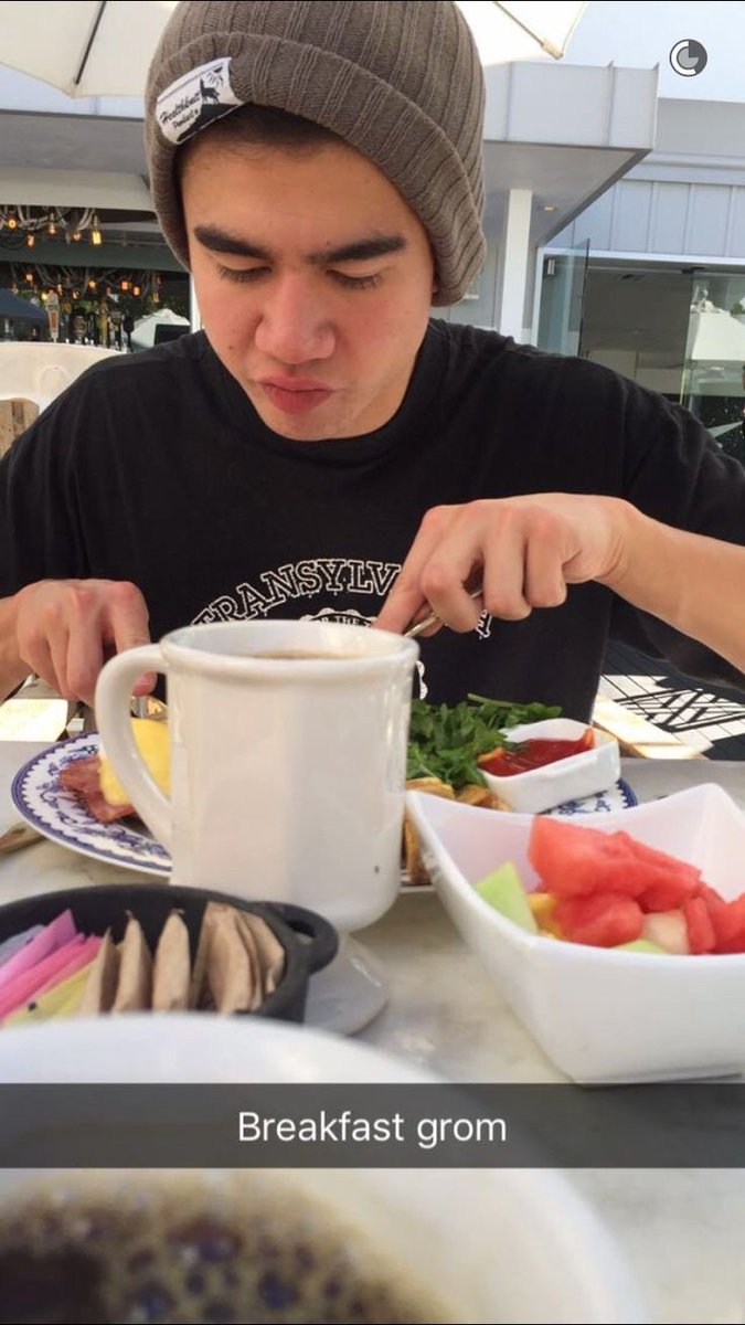col3sprous3_'s tweet photo. Everyday life🖤 https://t.co/b5rtXVEDYt