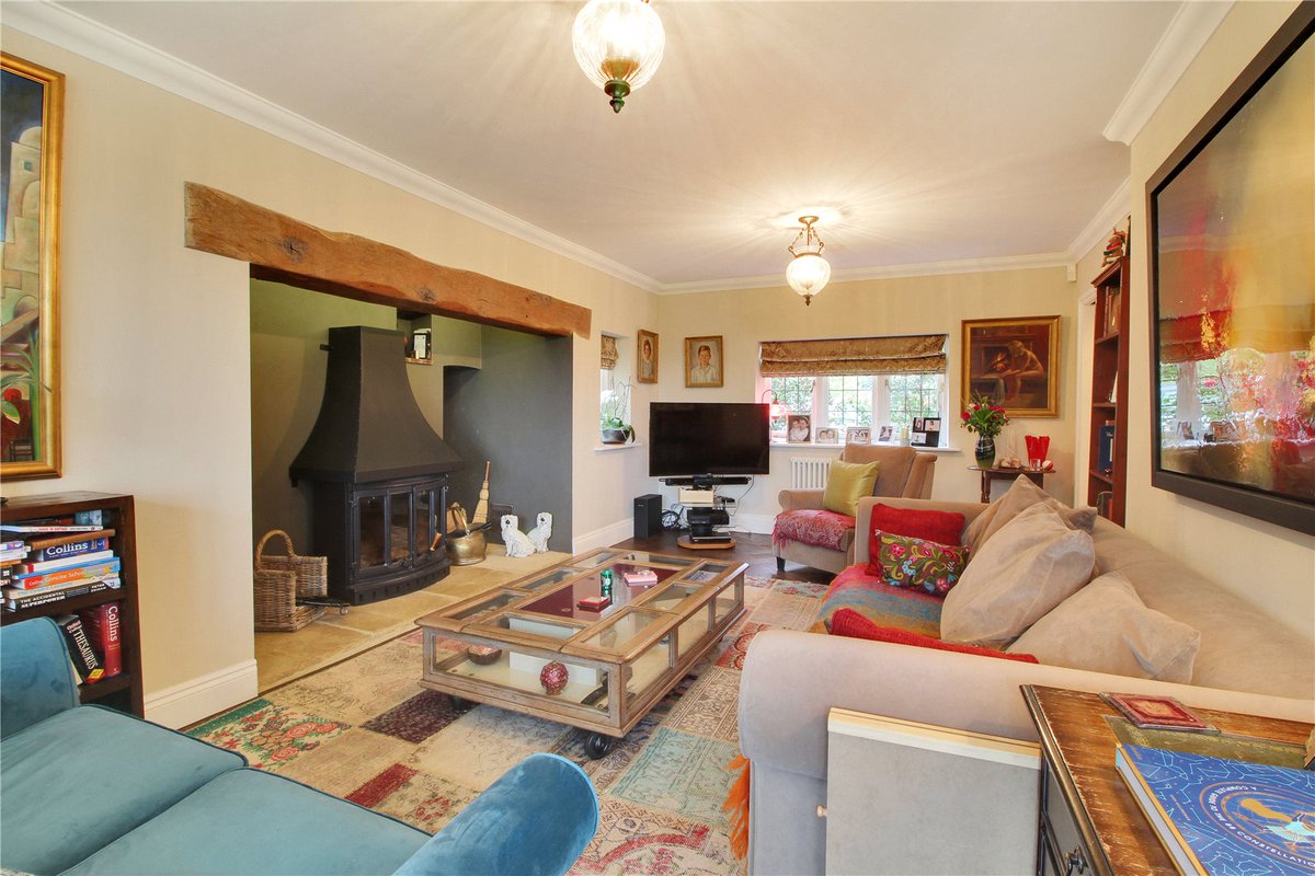 JacksonStops's tweet image. A beautifully presented and much improved #TunbridgeWells family house benefiting from attractive #ruralviews, delightful landscaped #gardens and a superb #annexe. GUIDE PRICE £1,200,00 &amp;gt;&amp;gt; jackson-stops.co.uk/properties/135…