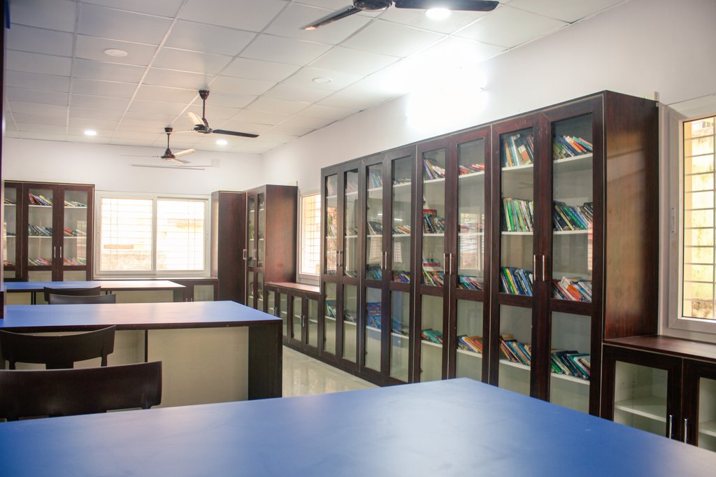 Dist_Kendujhar's tweet photo. Public Library is constructed under #DMFKeonjhar at a cost of ₹47 lakh.

The library has a seating capacity for 60 persons.

It is expected to provide a good ecosystem for reading/learning across a rich catalogue of Odia and other language books across genres.
@kjrmpr09 

2/2 https://t.co/EuY9N00MI0