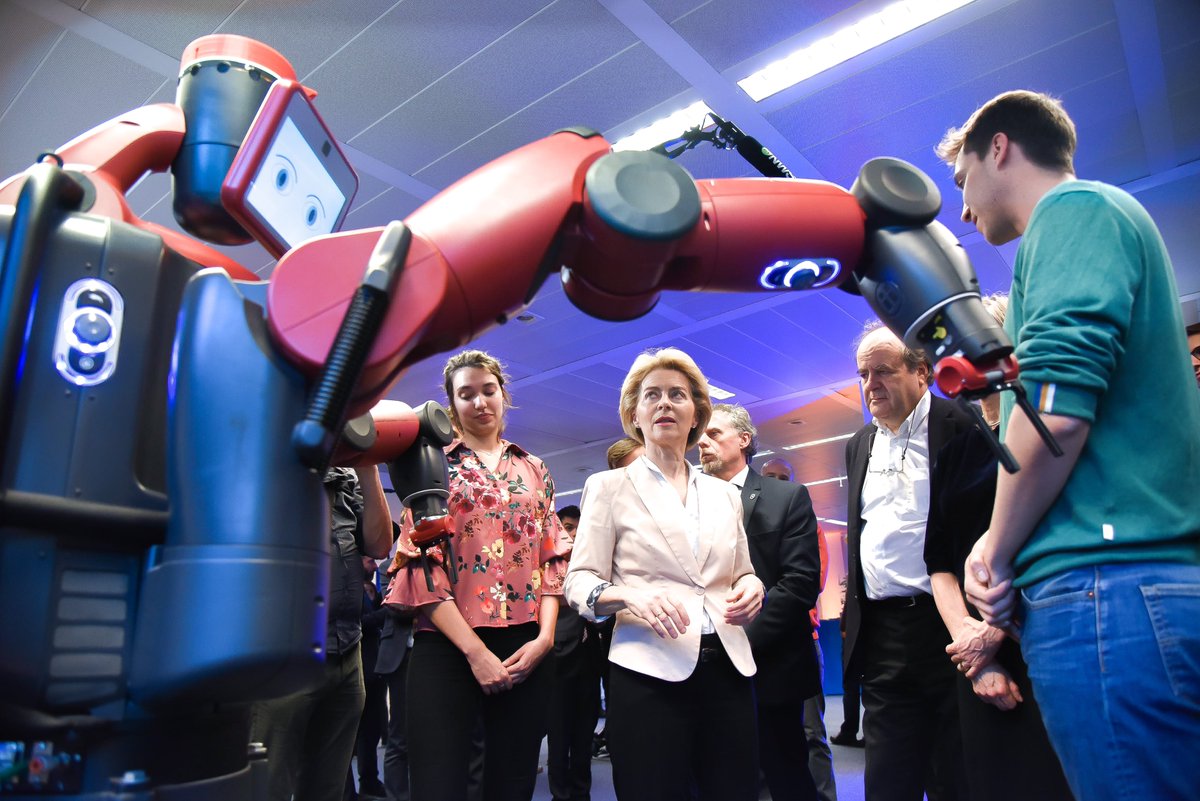 🤔¿Crees que afectará el impacto de la #Robotica y la #IA en el trabajo? ¿Y en la #educación? 

Únete este fin de semana a @EU_ScienceHub y disfruta de esta conferencia con <a href="/MarosSefcovic/">Maroš Šefčovič🇪🇺</a>, <a href="/JoostKorte/">Joost Korte</a> y grandes investigadores destacados.

+ℹ➡europa.eu/!FB99VT