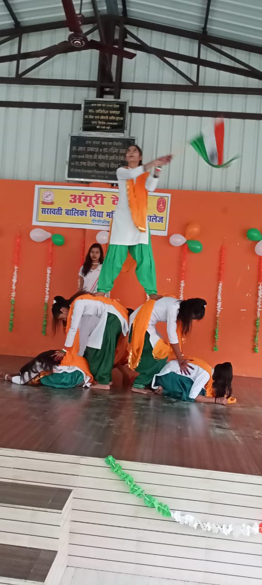 ShriWest's tweet photo. Happy republic day https://t.co/zEDZ0FQt9B