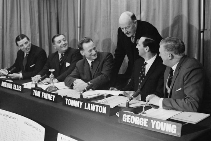 AndyBodfish's tweet image. On this day 26.01 in 1963, the #PoolsPanel met for the first time.

It included Ted Drake, Tom Finney, Arthur Ellis and Tommy Lawton plus, for some reason, the Air Minister during WWII John Theodore Cuthbert Moore-Brabazon, the 1st Baron Brabazon of Tara.