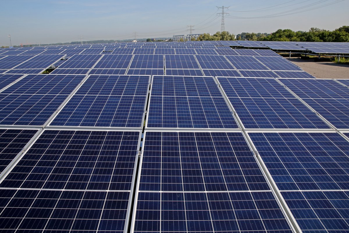 Een zonnepark en/of windmolens langs de A16? ? Is daar ruimte voor? En wat vind jij daar dan van? Kom vanavond naar de online informatiebijeenkomst. Dan gaan we met elkaar in gesprek over de (on)mogelijkheden. We starten om 19.30 uur. Doe mee via bit.ly/3a6TktR