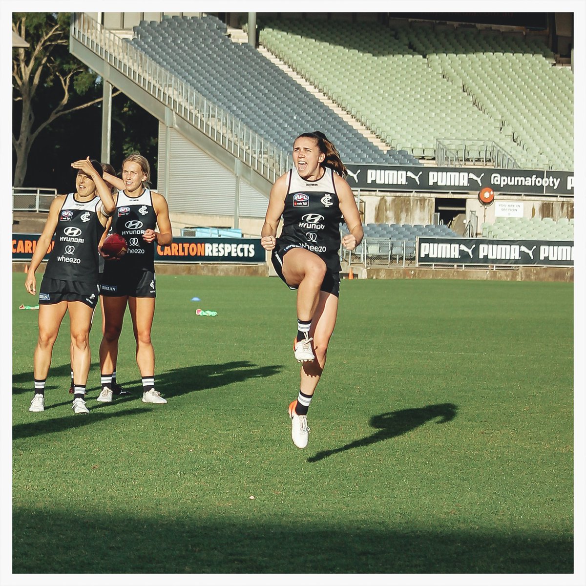carltonfc_w's tweet photo. #SimmoSays: Raise you hands if you're excited for Round 1. 🙌 https://t.co/1LDGWOFLzv