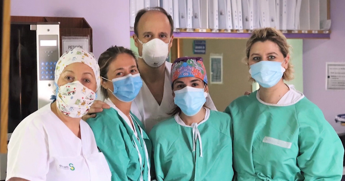 CMM_es's tweet photo. ¿Qué secuelas neurológicas puede tener la #Covid19 a medio plazo?
🗣️ @InvestigaCMM entrevista al neurólogo Tomás Segura @tseguram, profesor de @MedicinaAB en la @uclm_es #AlbaCovid.

📻 #Podcast ya disponible en nuestra web ⬇️
https://t.co/j3YNtZeVNI https://t.co/PZSChyvi3o