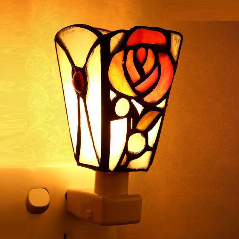 sunmoryofficial's tweet image. 💡The eyesight of the #elderly declines and the pupils will shrink.
The requirement for color temperature is also higher than that of adults, preferably around 4000k.
To facilitate move around at night, #nightlights should be installed in the elderly’s rooms. 
#Lightingknowledge