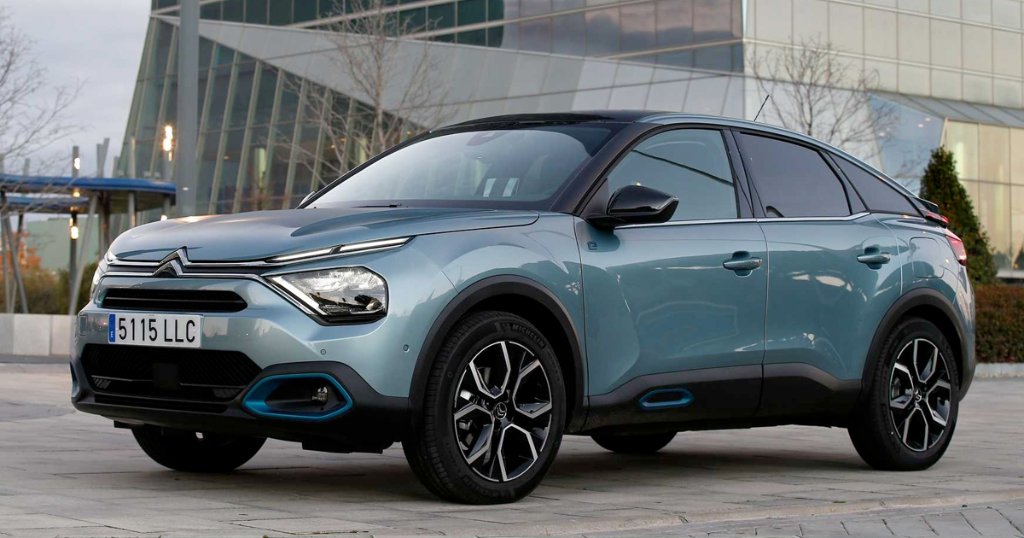 CitroenEspana's tweet photo. Demuestra lo que sabes sobre el Nuevo Citroën C4 &amp; ë-C4 100% ëlectric en este sencillo quiz, puedes ganar un préstamo de fin de semana! 🚗🤗
¡Participa! https://t.co/tGqazLONcf https://t.co/PmD4rCTKy2