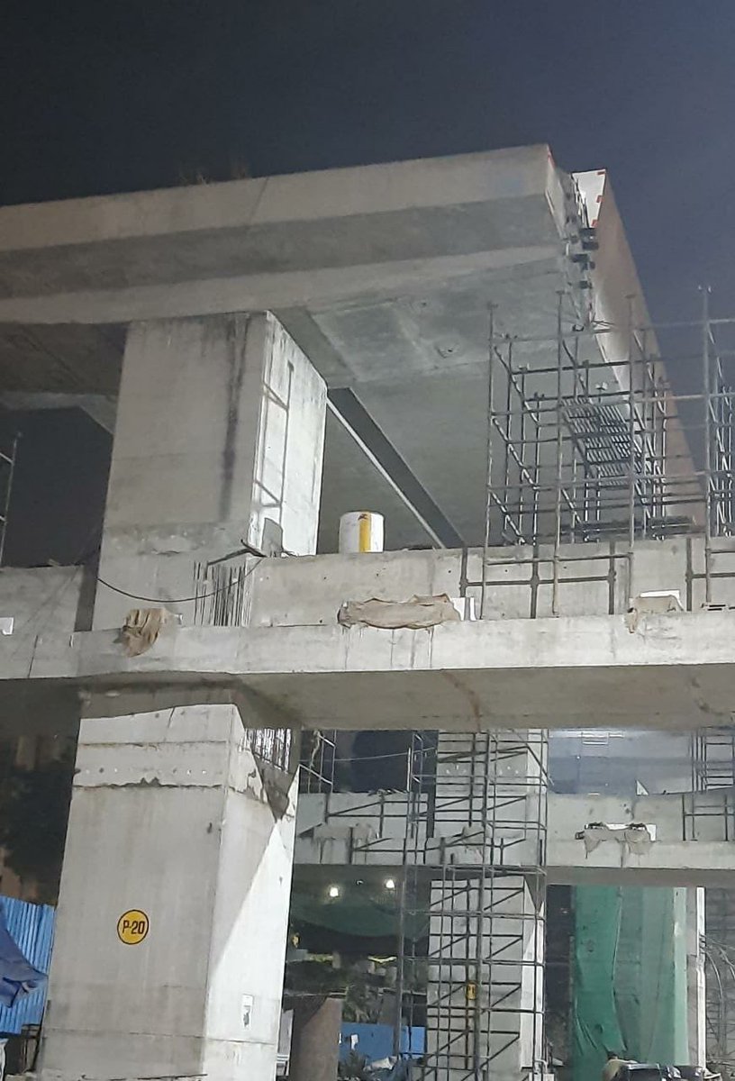 mumbai_2's tweet photo. ⁦@MMRDAOfficial⁩ launched 
First span U girders at pier no 19-20 at Andheri station last night in Line 7. https://t.co/TchLNgfBf9
