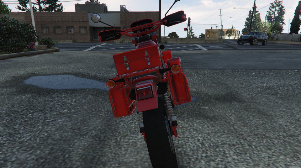 LSFD_GTA5's tweet photo. ロスサントス市消防局パレトベイ第一分署に山岳救助バイクが配備されました。
山岳救助用資機材や燃料補給用タンクを積載し山林で発生した災害にもいち早く対応できます。
狭隘や倒木等で車両が通れない道も通ることができ現場に一早く着くことができます。
#LSFD
#ロスサントス市消防局
#GTA5Online https://t.co/AX7ys013oY