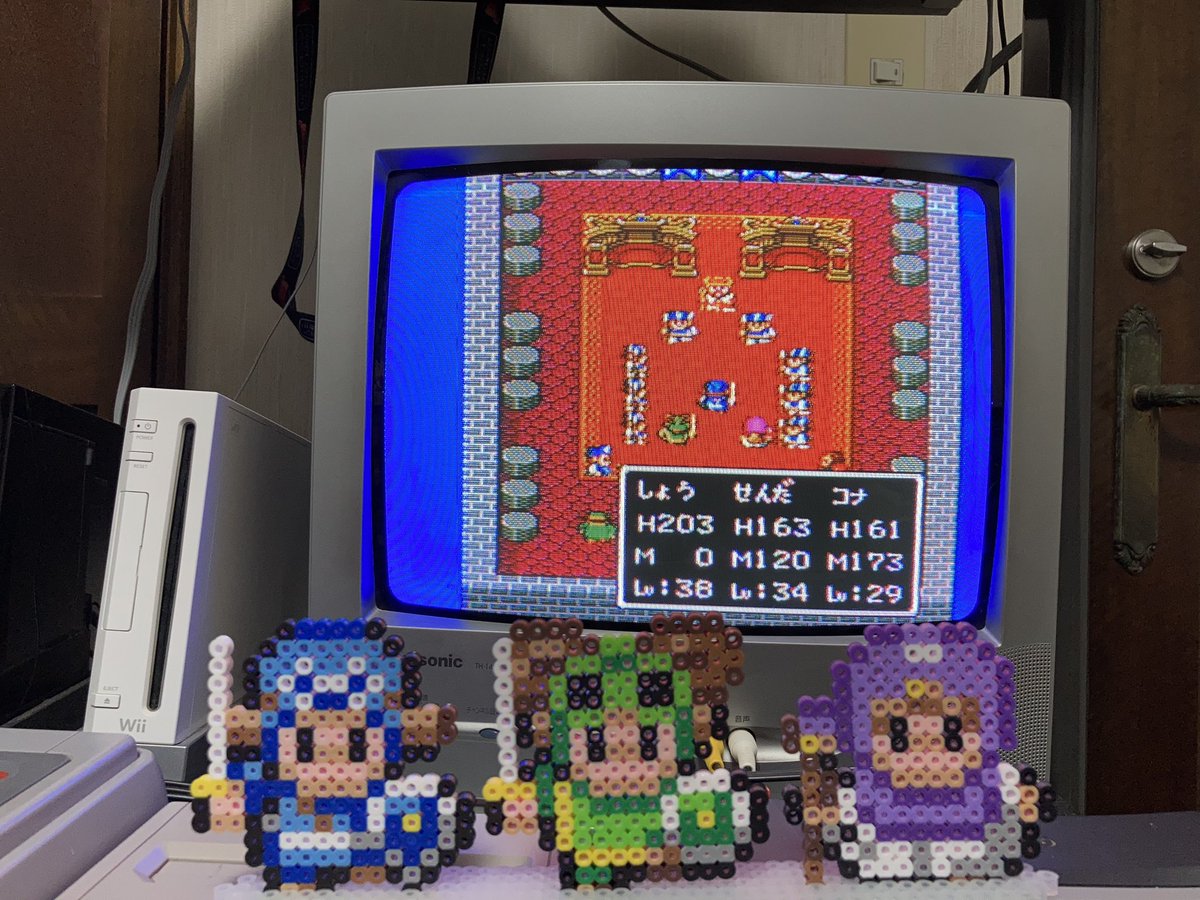 将 Sfc版dq2の冒険終了 クリア時のレベルは38 34 29でした 今日のゲームクリア そして 今日は ドラゴンクエスト2の発売34周年記念日 難易度が高かったファミコン版の攻略を同級生や他校の友達と情報交換しながら協力してクリアしたのが懐かしいです
