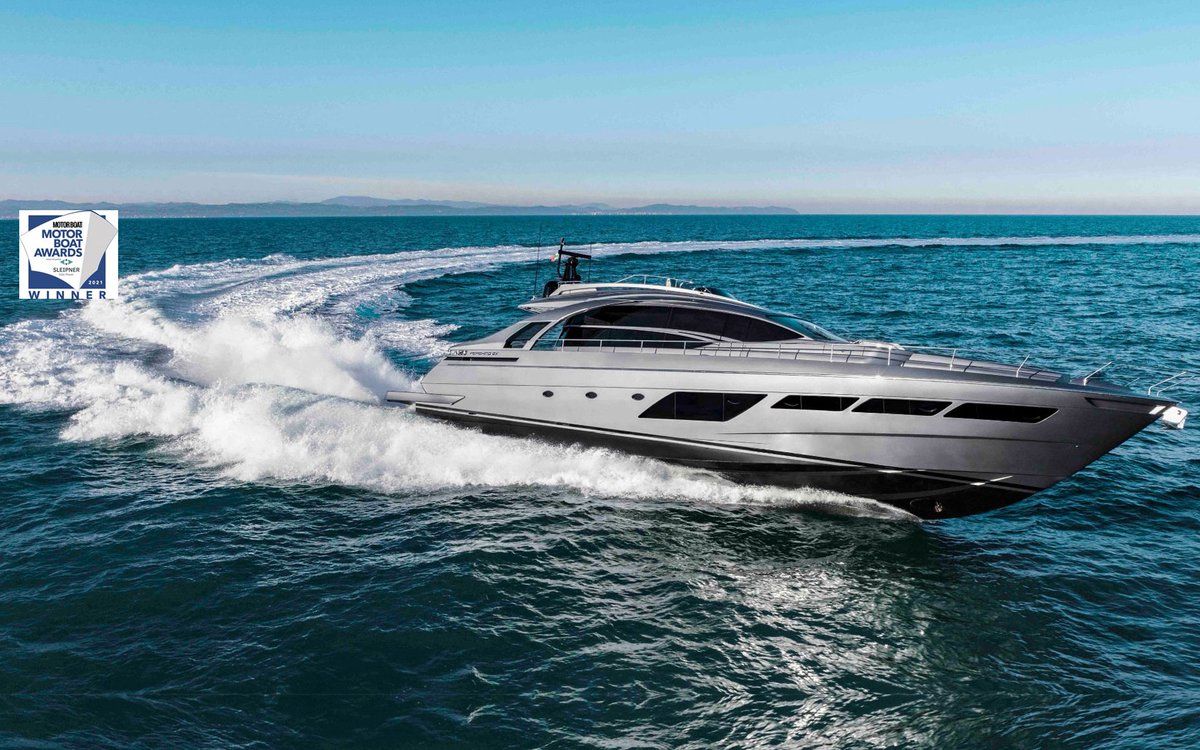 #pershing8X winner at the #MotorBoatAwards 2021 in the Custom Yachts category! Read more about this amazing masterpiece ▷ bit.ly/36eeXY7