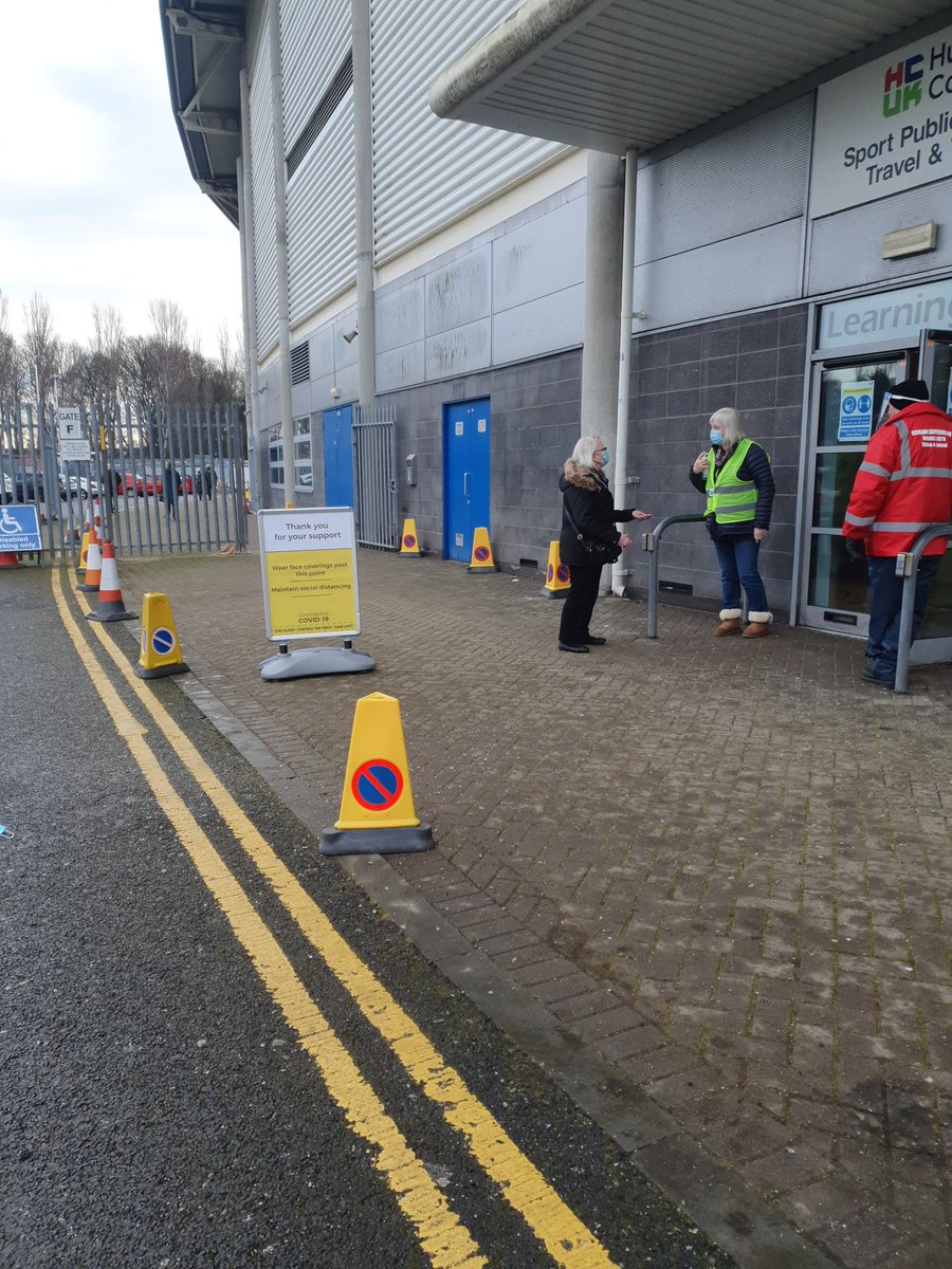 toniyel's tweet photo. @NHSHullCCG Vaccinating at KC Stadium today, positive feedback from patients, no que to report. 4000 people will be vaccinated today! #NHS https://t.co/PkEmlUDz02