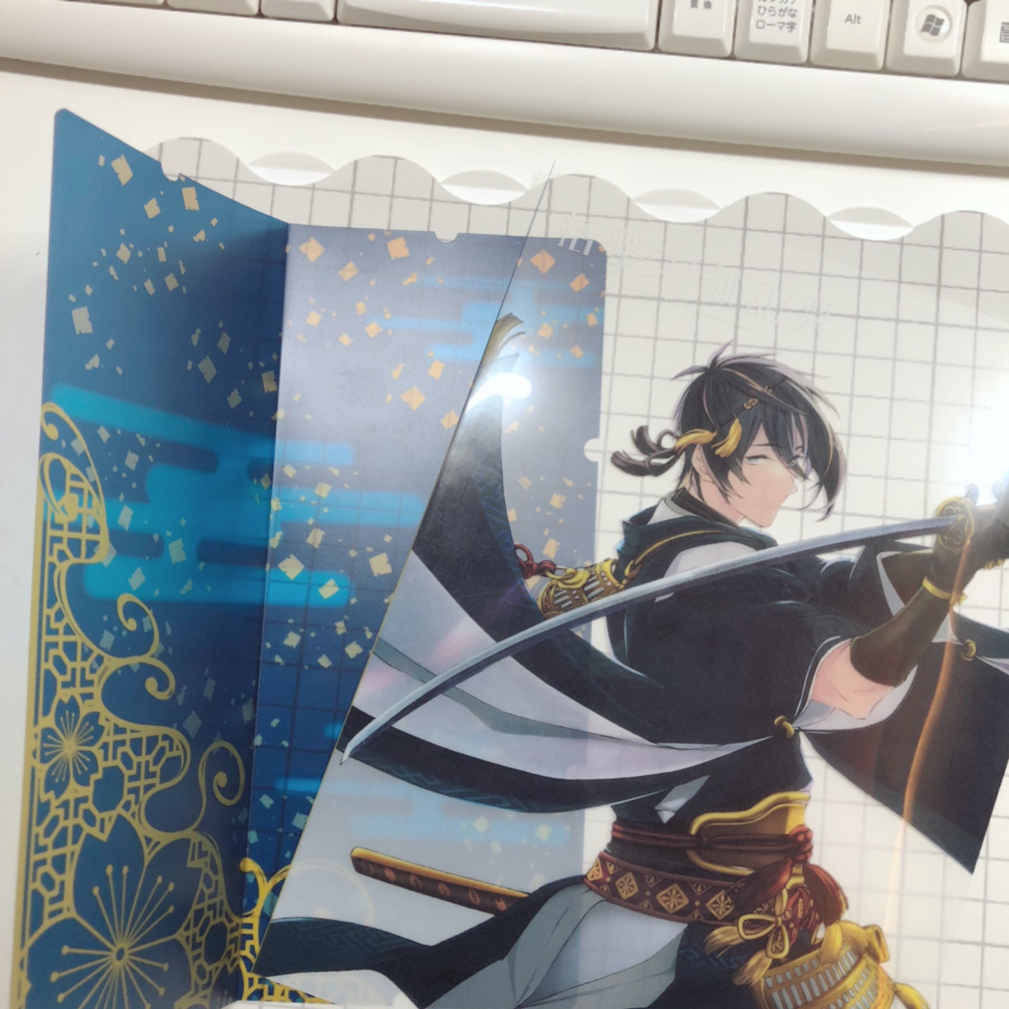 ななし 低浮上 オタク丸出しで使い道が無かった活撃刀剣乱舞のクリアファイルをマスクの仮置きケースにリメイクしてみたらめちゃくちゃよき T Co Dmvfhi0wgw Twitter