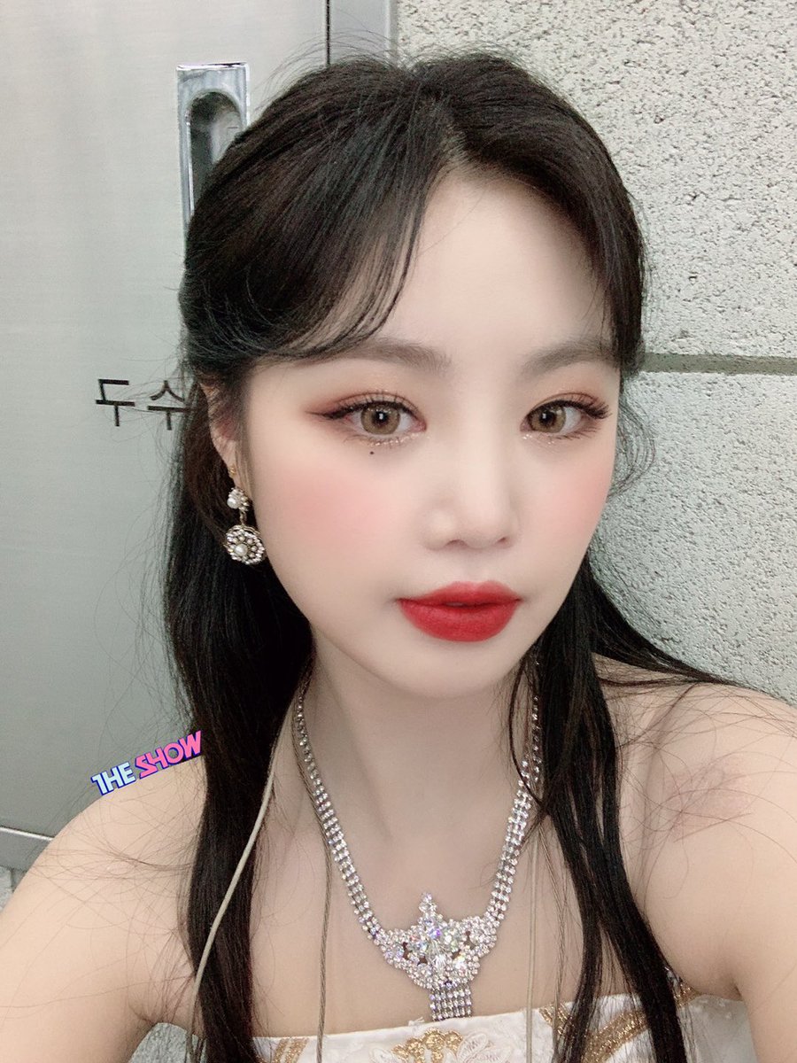 soojin pics (slow) tweet media