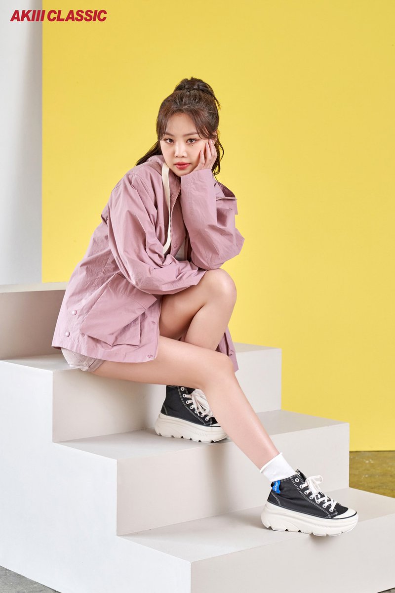 soojin pics (slow) tweet media