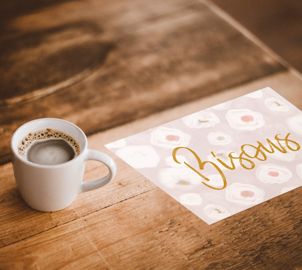 Carte fleurie à envoyer à vos amis ! 
💓#Illustration réalisée par <a href="/charlenegirodet/">Charlène Girodet</a> 💓
bit.ly/3iLuV1e
#LundiFleuri #MardiConseil #Bisous #Fleur #Rose #Bisous #carte #café #pauseCafé #LundiLecture #jePenseaToi #cartePostale #courrier