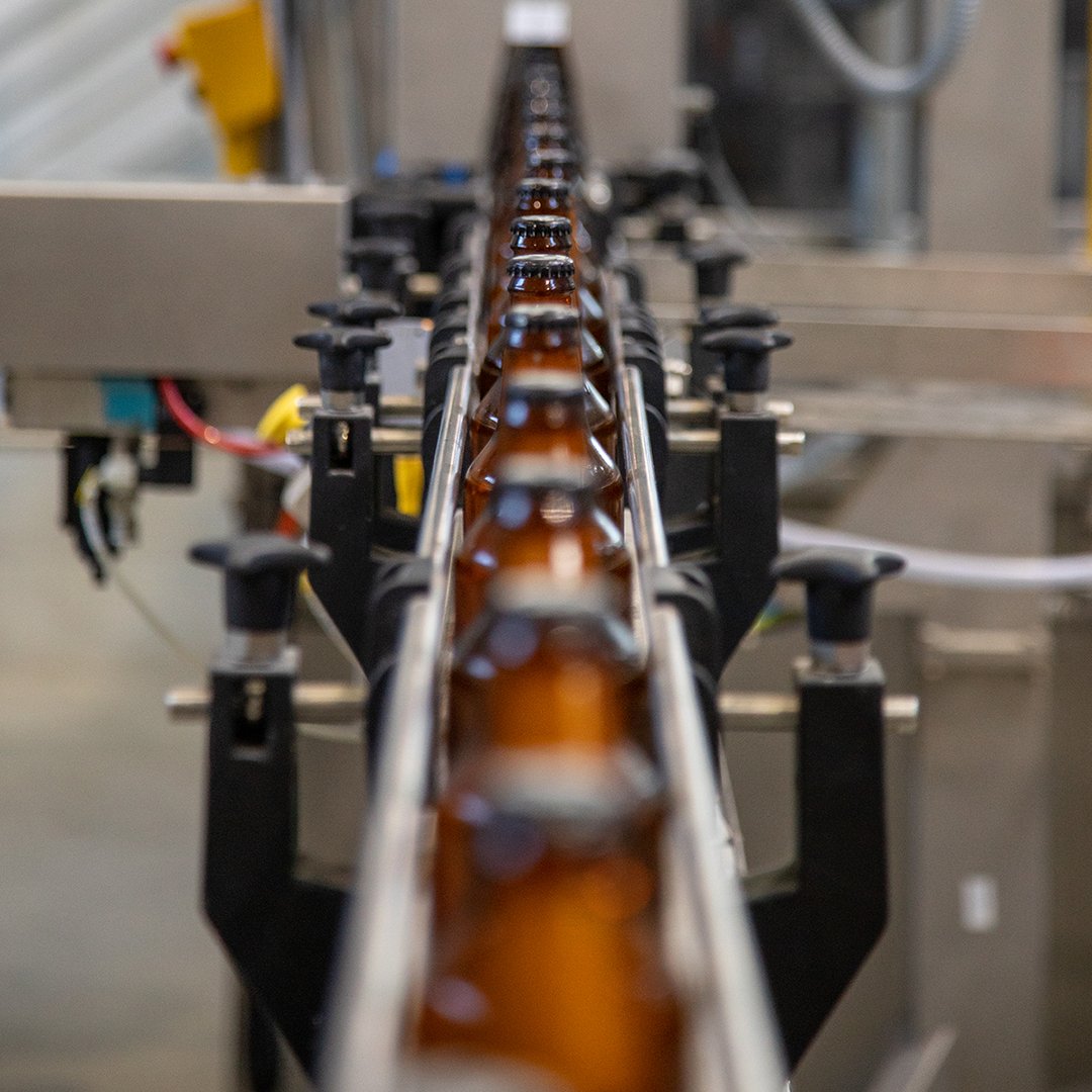 EngkantoPH's tweet photo. During packaging, that’s what we do. We allow our beers to “fully foam out” to ensure no oxygen is left in the bottle; for oxygen will oxidize our beers and negatively impact their identity &amp; structure. Every day, we strive to improve to offer you a beer in its most natural form. https://t.co/Q922p93hh0