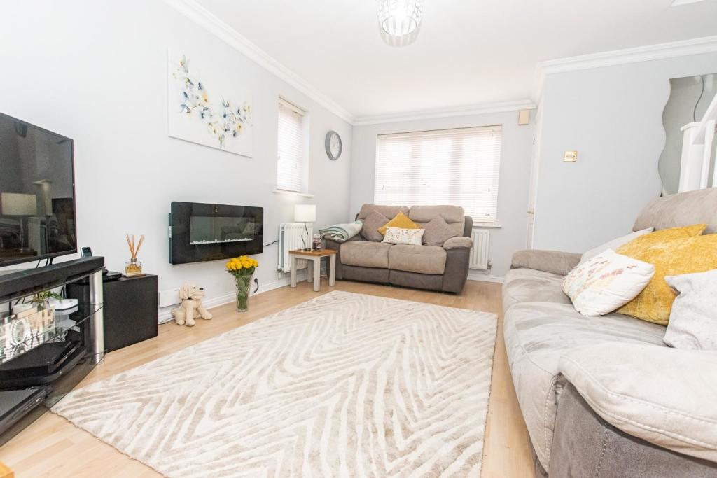 danielbrewerEA's tweet photo. 2 Bedroom Semi-Detached House For Sale
Tortoiseshell Way, Braintree
Offers Over £290,000
https://t.co/24AzVlYtEi https://t.co/YlO92IDLub