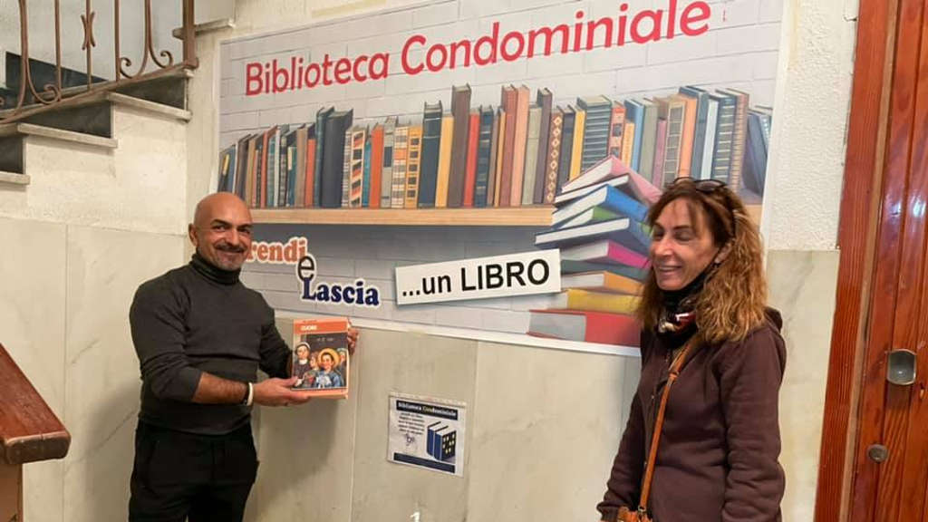 CsvCrotone's tweet photo. #MutaMenti inaugura la prima “#Biblioteca condominiale”
https://t.co/gohllysYg9 https://t.co/lMRjjsTOzy