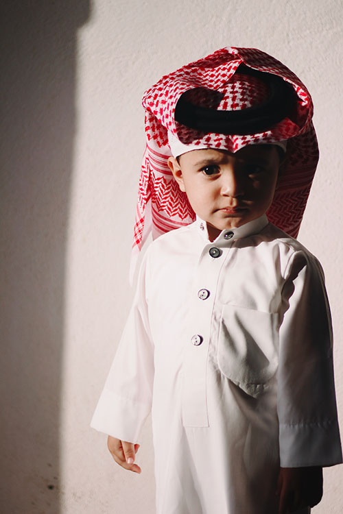 nat_clothing's tweet photo. Adorable Saudi Arabian boy in traditional clothing.

#SaudiArabia #SaudiArabiancostume #SaudiArabianclothing #SaudiArabianfolkdress #ghutra #Saudifolkclothes #Saudifolkattire #kidclothing #kidcostume #nationalclothing #nationalclothes #folkdress #folkcostume #folkclothing https://t.co/SbCajdWdmE