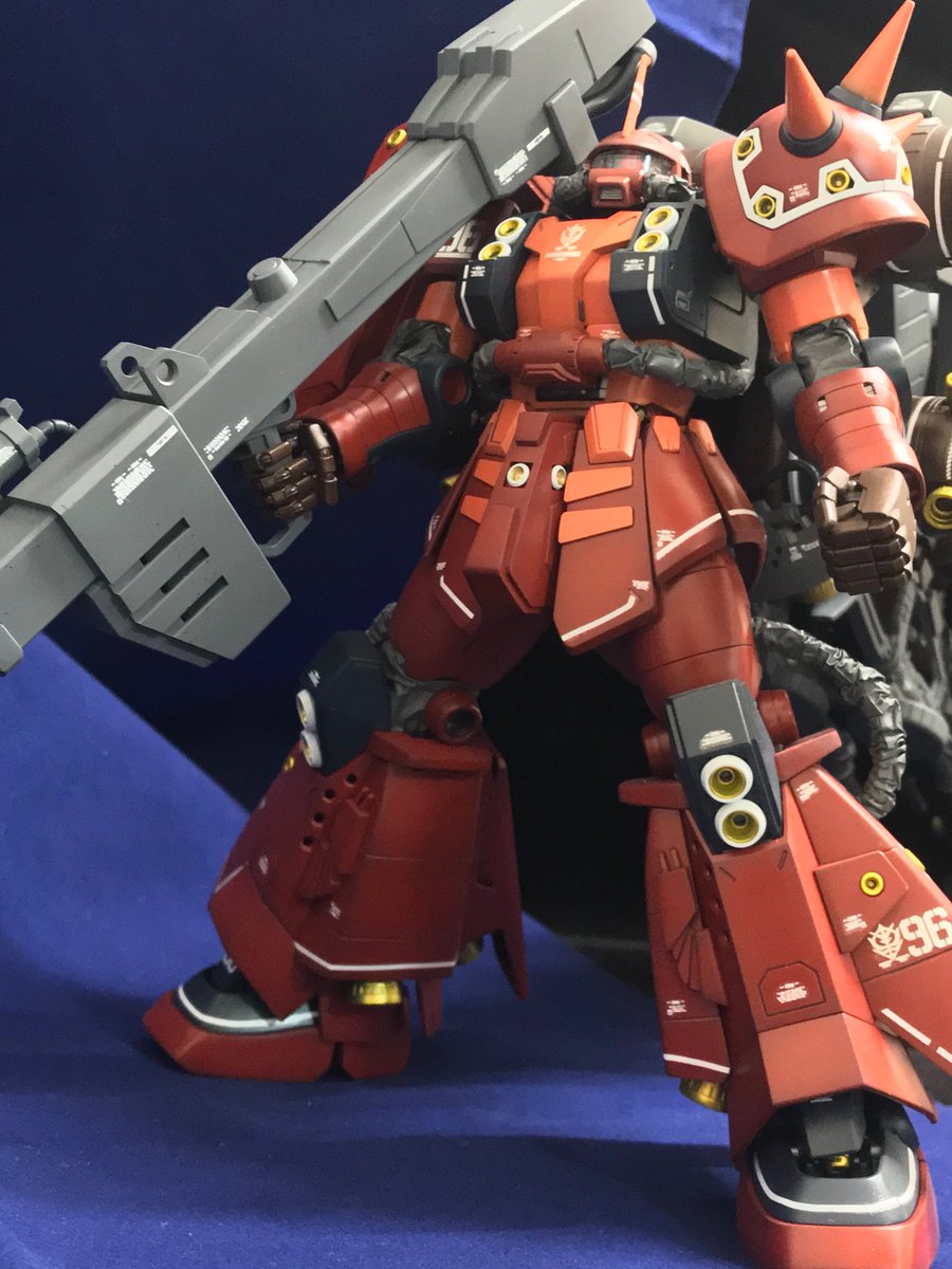 rsc62589's tweet photo. クリアー吹いてこれにてサイコザク完成ですやったー🎊
巨大なロケットブースターに過剰な武装にサブアーム…大好物てんこ盛りっす☺️
さぁて、置き場所どうしましょ？💦

#ガンプラ
#サイコザク https://t.co/WmR5iSdLx1