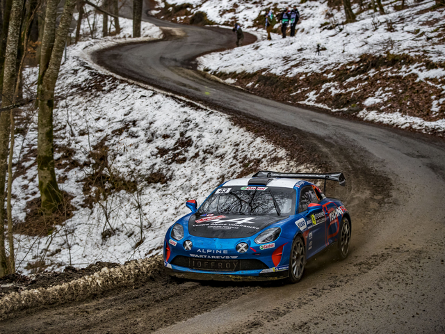 fasttuningmag's tweet photo. Alpine réussit son retour au Monte-Carlo. Pour son premier Rallye Monte-Carlo, Manu Guigou menait l’Alpine A110 Rally à la victoire en R-GT et en deux-roues motrices. https://t.co/5kiv3iyT3w
#Montecarlo #WRC #Signatech #Alpinerally https://t.co/tMqUi4Ip13