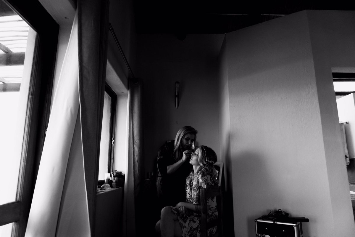 Getting ready details with Monique in Springerbaai 🌵

Which one is your favourite photo? 

#dancingwolfproductions #springerbaai #mosselbay #mooitroues #junebugweddings #dirtybootsandmessyhair #weddingblog #southafricanwedding #gardenroutephotographer