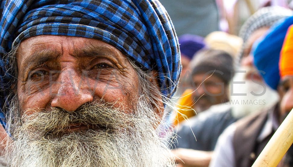 rewaimages's tweet photo. Stories from the Singhu Border – Farmers’ protest
Learn More: https://t.co/vKb394YyL0  
Large number of farmers gathered at the Singhu border demanding a repeal of the new farm laws. https://t.co/r8Xmw0PKax